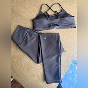 Alo Yoga Set in Espresso Brown: Sports Bra & Airlift Legging